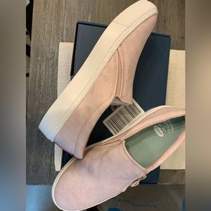 Women’s sneaker, slip on with side zipper accent